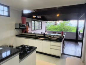 Linda casa temporada acomoda até 10 pessoas